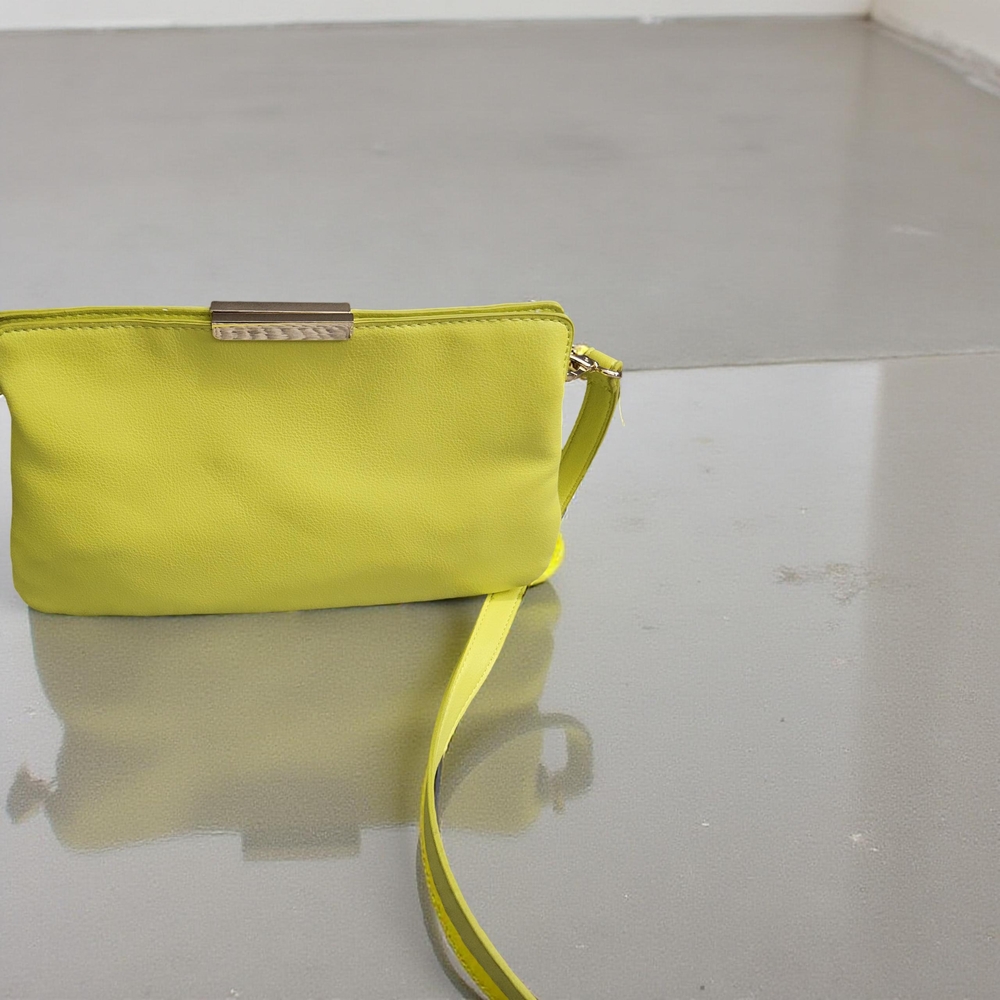 On 34th small lizard crossbody